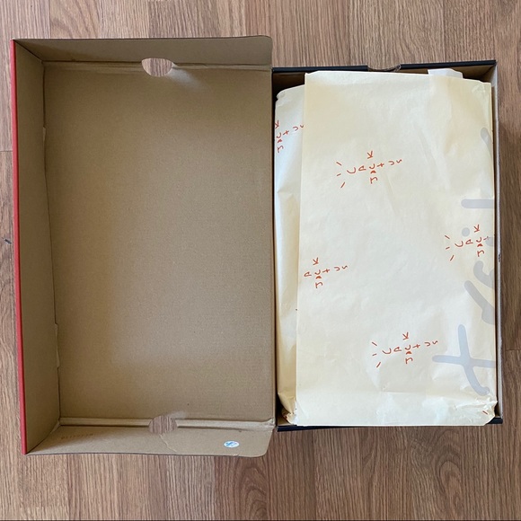 SOLD Travis Scott x Nike Air Max 270 Cactus Trails - Picture 4 of 8